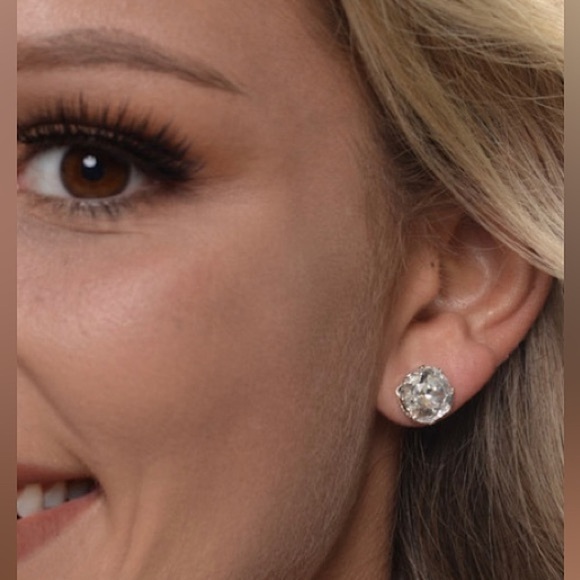 JoJo Loves You - Clear Patina Mega Cushion Stud Earrings Aurora Borealis - Picture 3 of 6